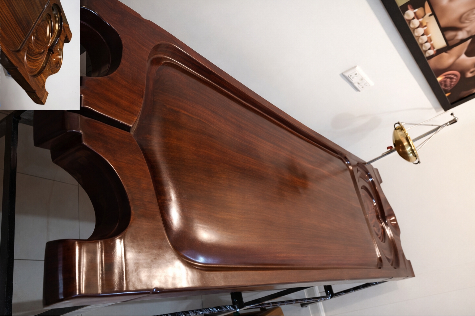 Disined Masage Table with Shirodhara Atechment (fiber) Packaging